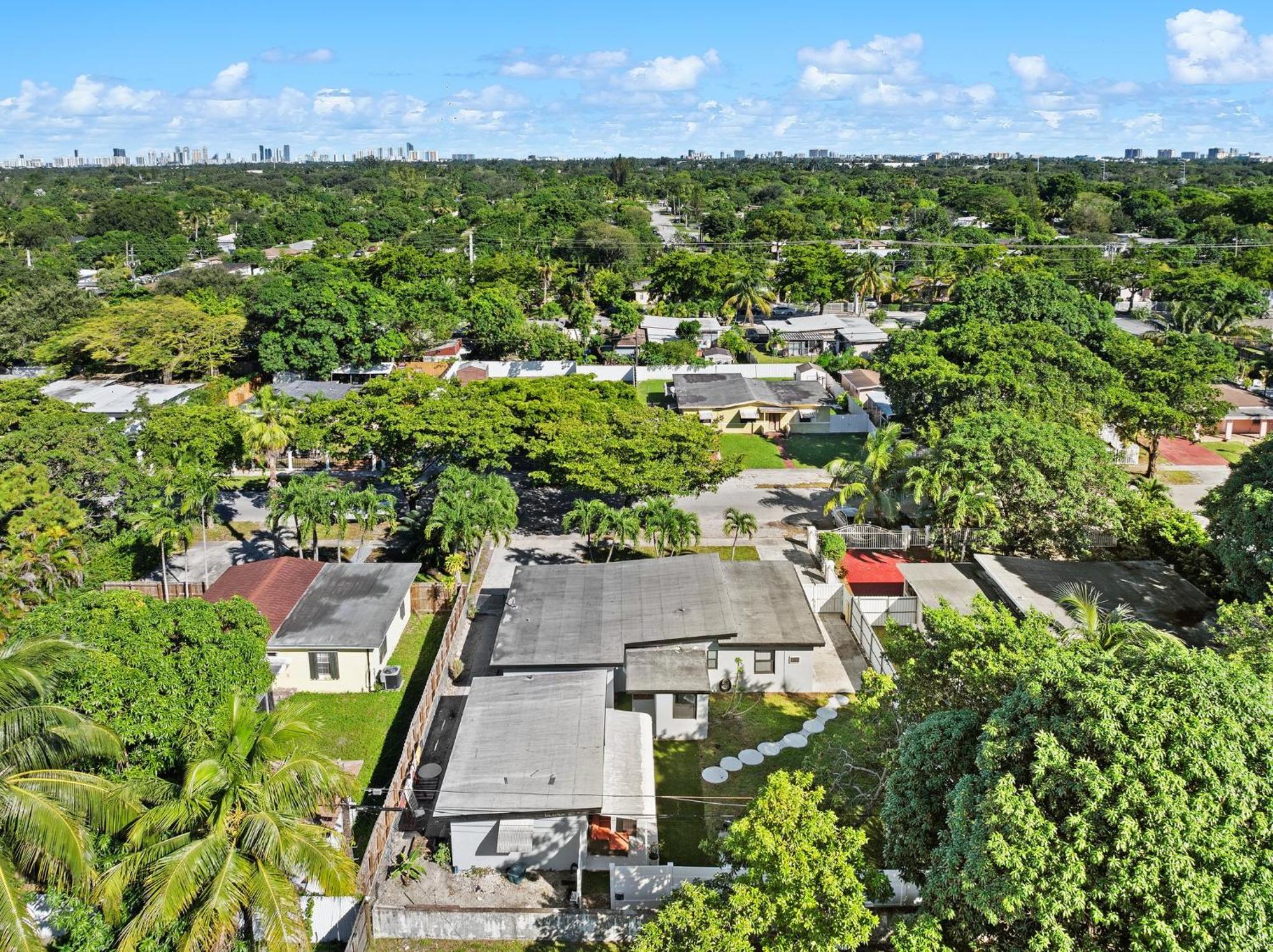 3 Bedroom And 2 Bath North Miami, Florida Exterior foto